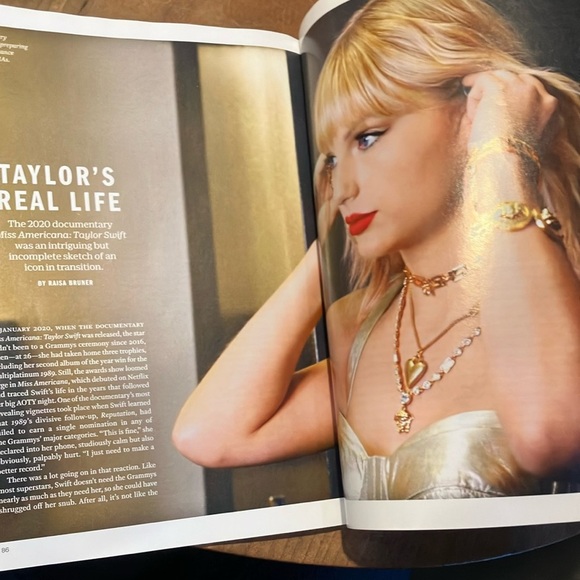 Taylor Swift time & quiz book  Coffee Table Book bundle - Picture 15 of 16